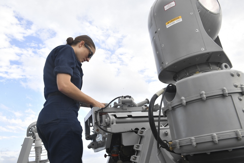 USS Germantown (LSD 42) MK-38 25mm machine gun maintenance