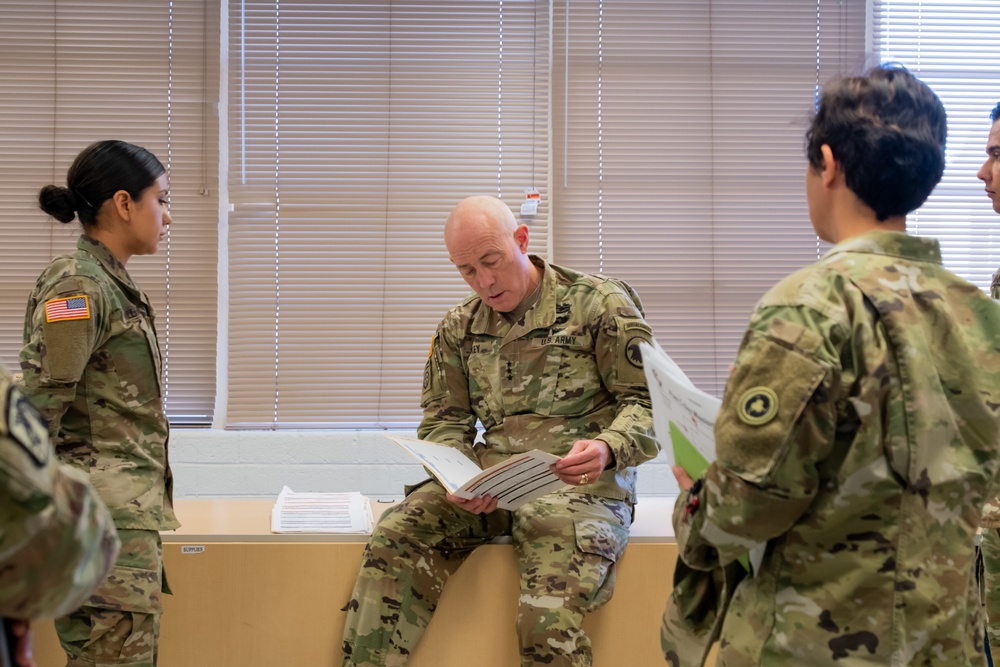 Chief of Army Reserve visits Fort Bliss Mobilization Brigade