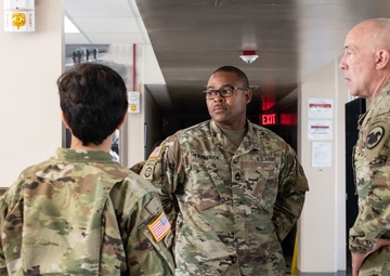 Chief of Army Reserve visits Fort Bliss Mobilization Brigade