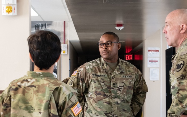 Chief of Army Reserve visits Fort Bliss Mobilization Brigade