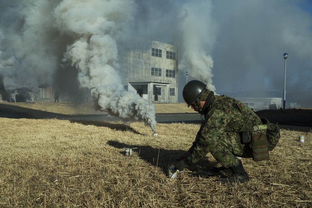 U.S. Marines, Japan Ground Self-Defense Force complete a bilateral vertical assault and town seizure during Exercise Forest Light Western Army