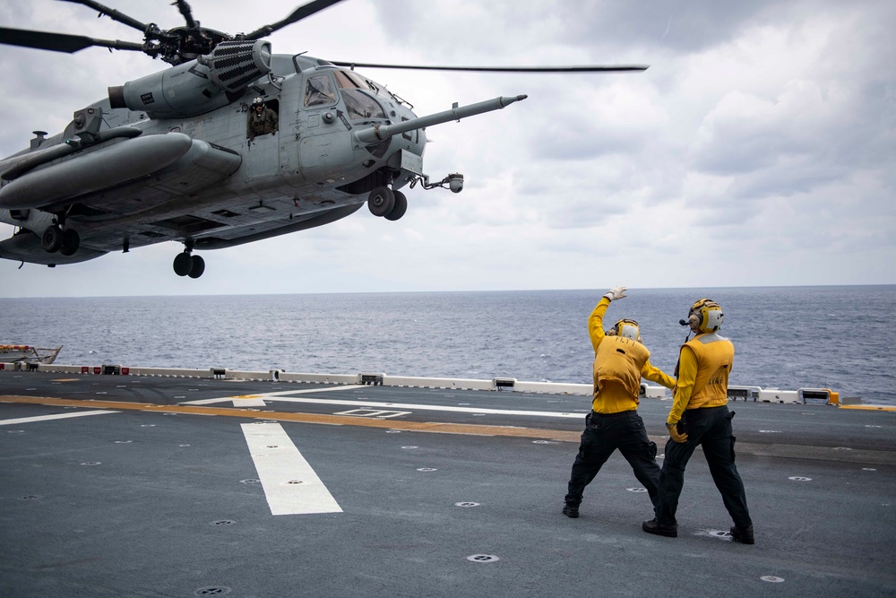 USS America, 31st MEU Conduct Flight Operations