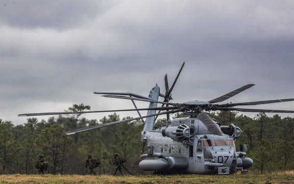32nd Raiding Squadron and 2nd LE BN Conduct Dutch Bilateral Training