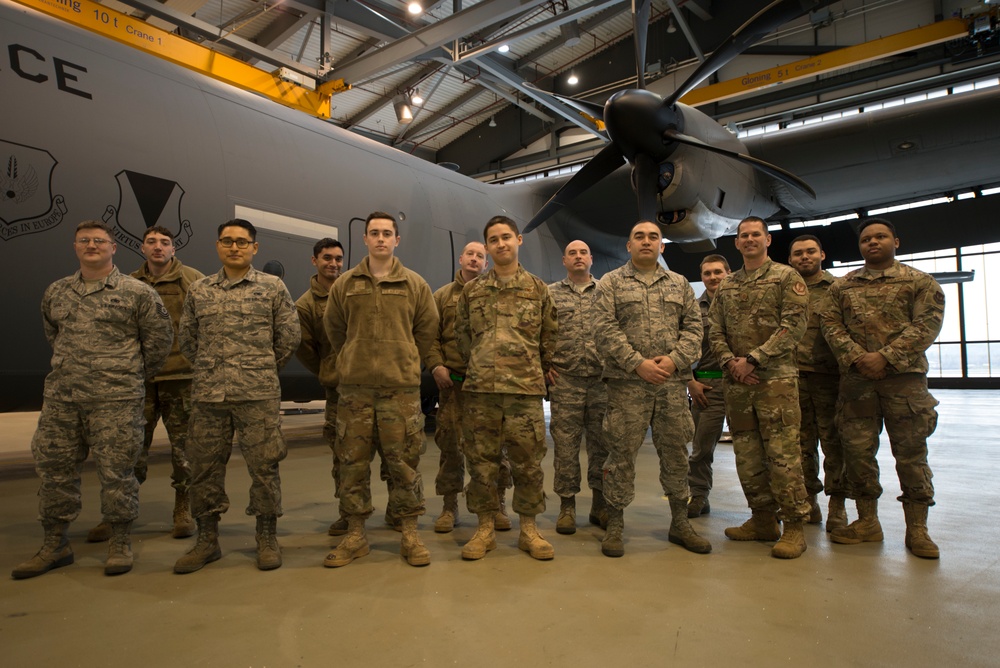 Airlifter of the Week: Leading one lesson at a time