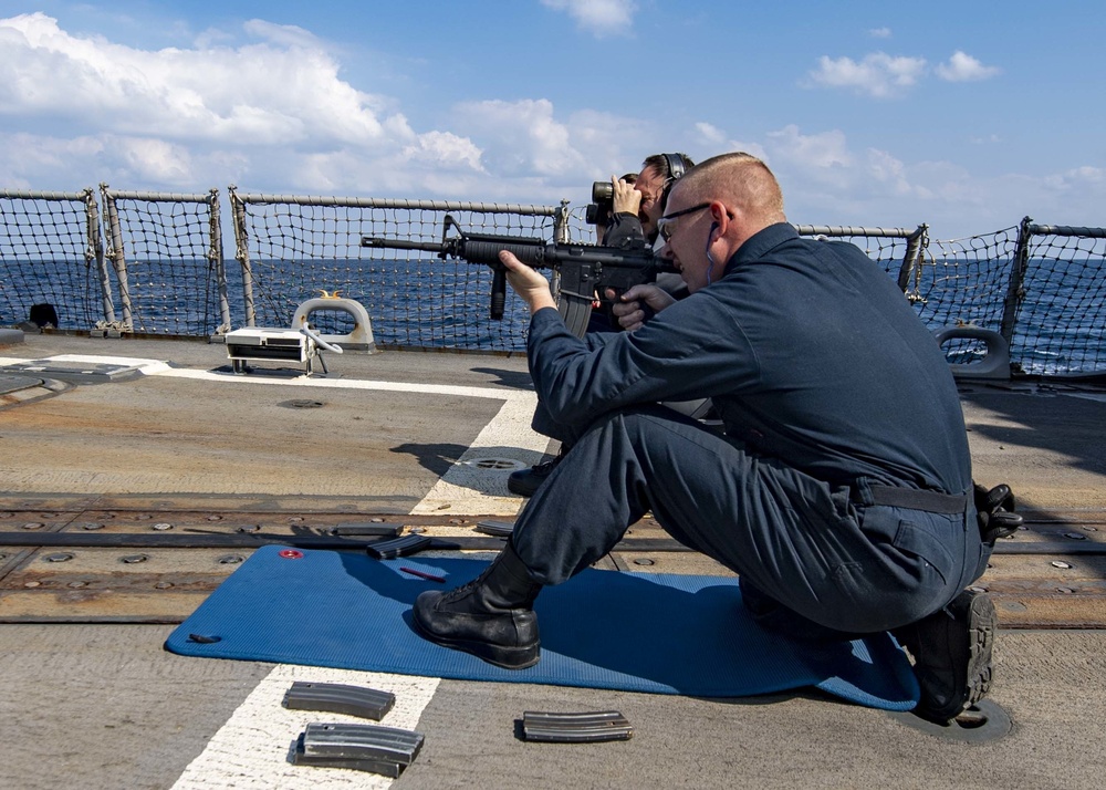 USS Lassen (DDG 82) transits the Gulf of Oman