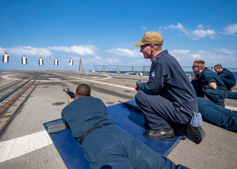 USS Lassen (DDG 82) transits the Gulf of Oman