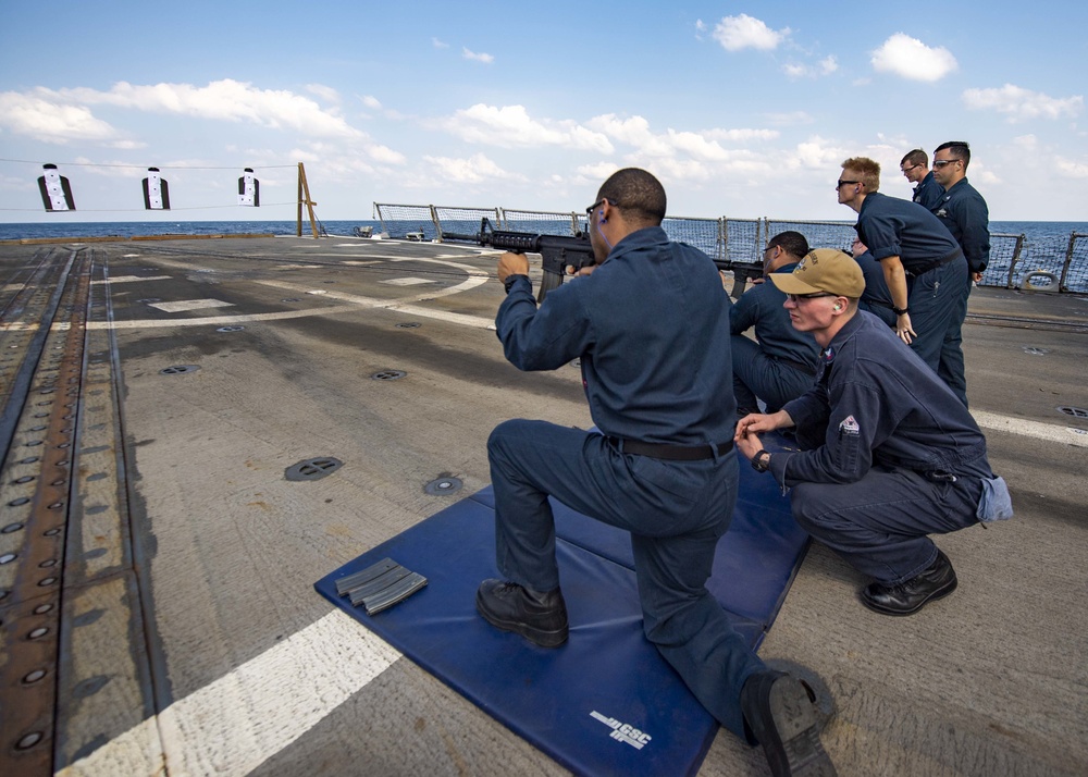 USS Lassen (DDG 82) transits the Gulf of Oman