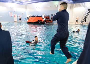 200130-N-TE695-0012 NEWPORT, R.I. (Jan. 30, 2020) -- Navy Officer Development School take the third-class swimmer test