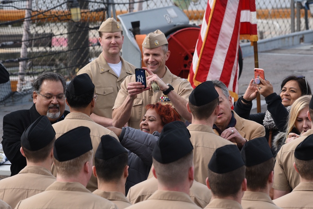 Pre-Commissioning Unit John F. Kennedy re-enlistment ceremony