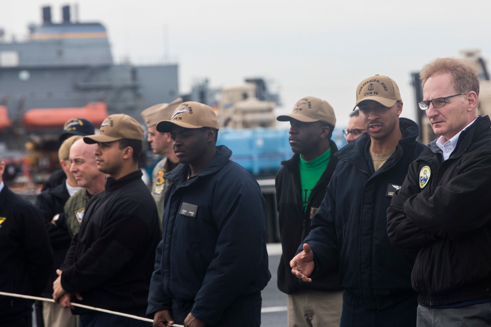 ACTING SECNAV VISITS FORD UNDERWAY