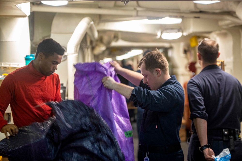 Sailors take part in RAS