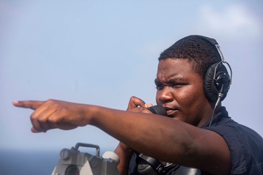 Sailors take part in Seamanship training