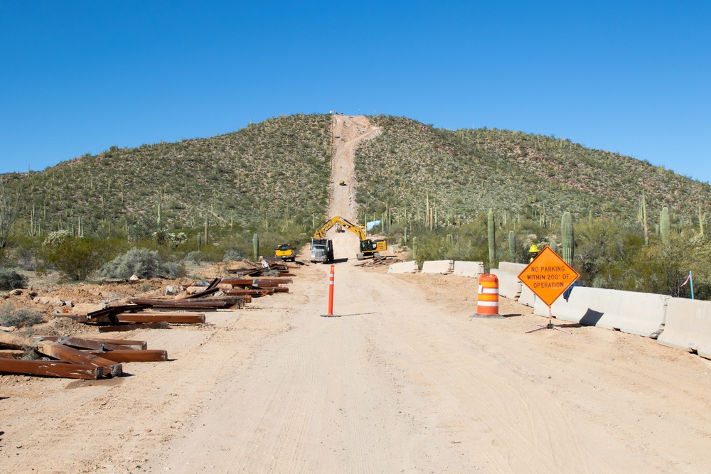 Border Barrier Construction: Tucson 2