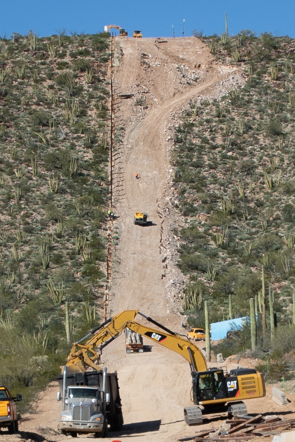 Border Barrier Construction: Tucson 2