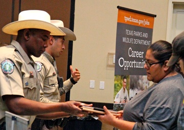 Fort Bliss ACS hosts hiring fair for military spouses, transitioning service members