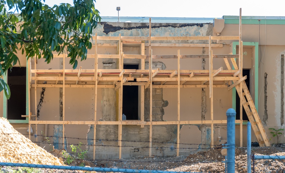 Damaged Building in Guayanilla is Shored Up