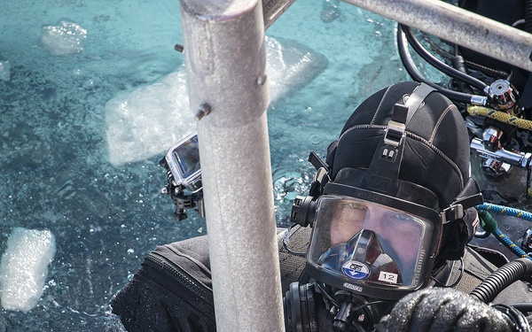 Coast Guard Cutter Polar Star participates in Operation Deep Freeze 2020
