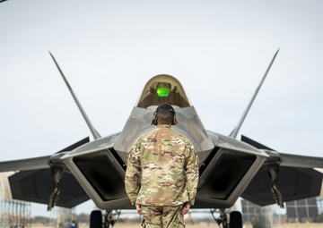 F-22 Demo Team heads to Singapore to kick off 2020 season