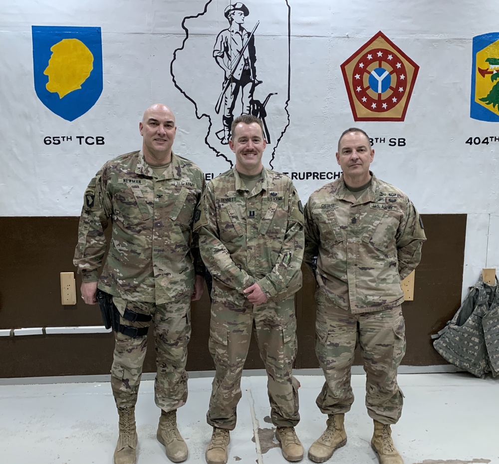 Deployed Illinois Soldiers awarded the Commander’s Coin of Excellence