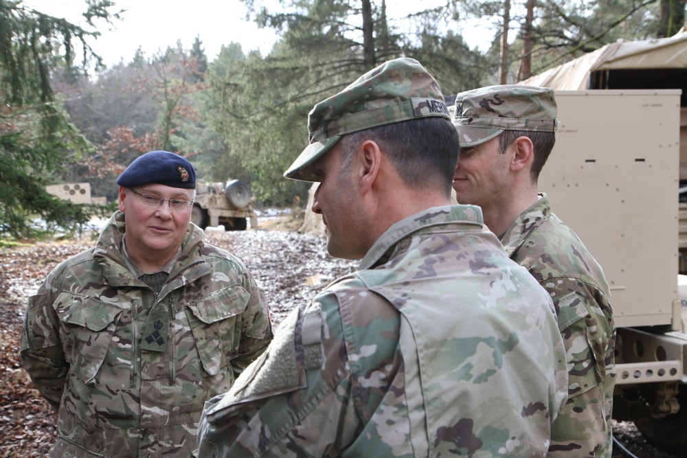 Brigadier meets with UK and US Soldiers