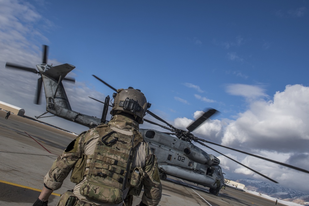 Special Tactics Airmen conduct close air support during EW 20-1