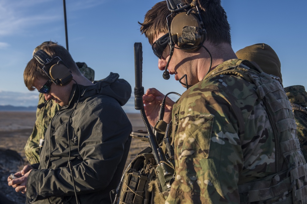 Special Tactics Airmen conduct close air support during EW 20-1