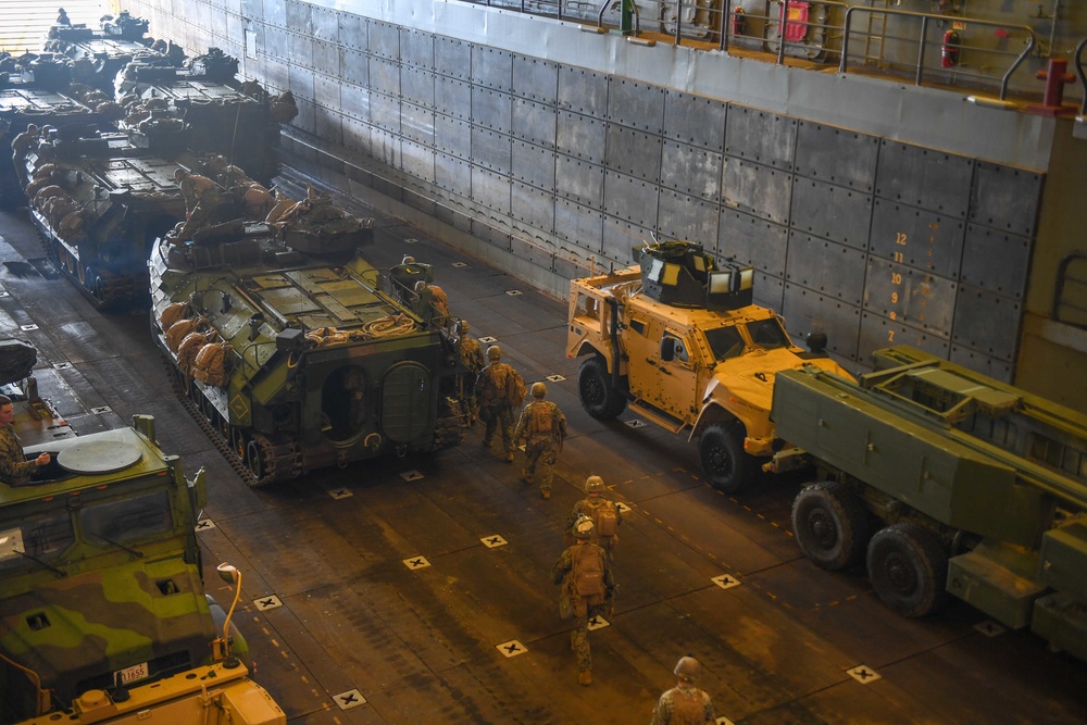 USS Green Bay (LPD 20) AAV Launch