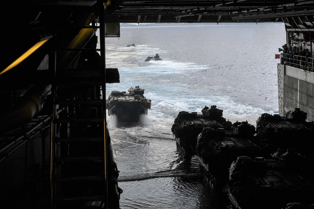 USS Green Bay (LPD 20) AAV Launch