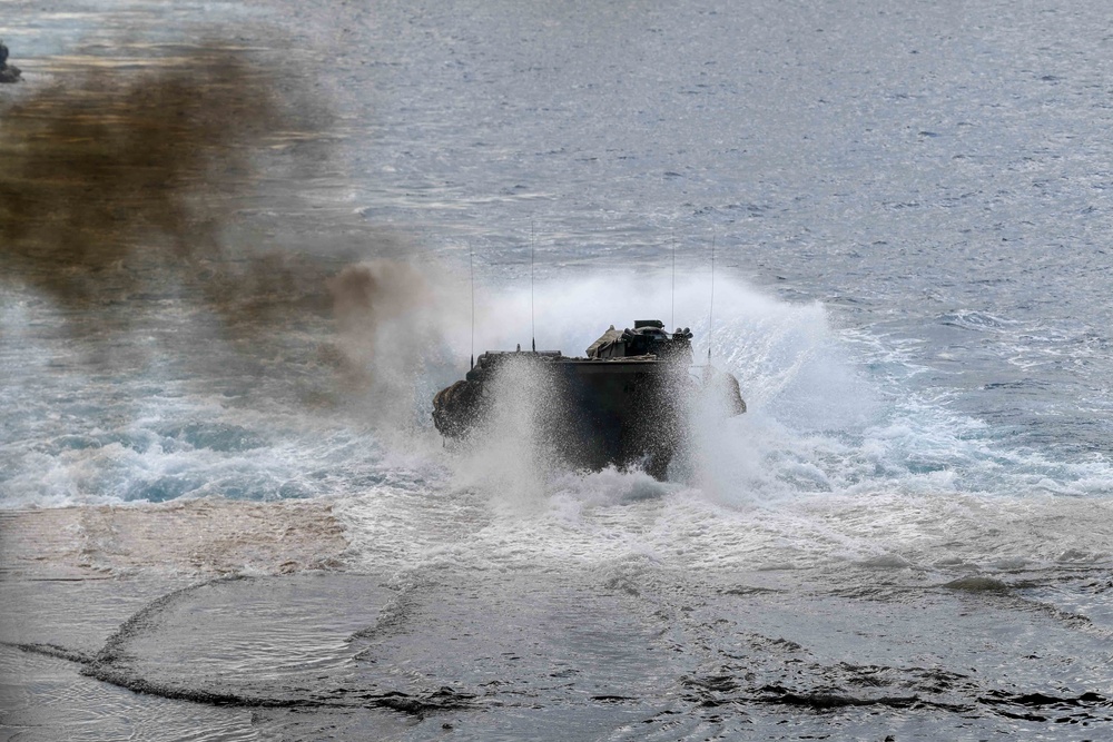 USS Green Bay (LPD 20) AAV Launch