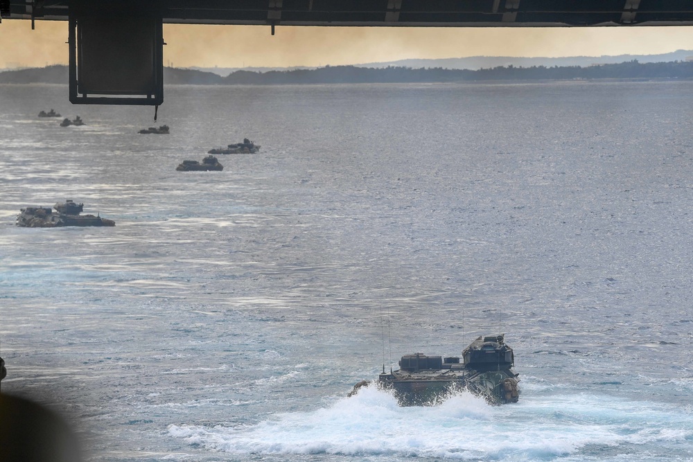 USS Green Bay (LPD 20) AAV Launch