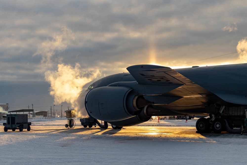 Visiting KC-135R Stratotanker Aircrews Training In Arctic Conditions