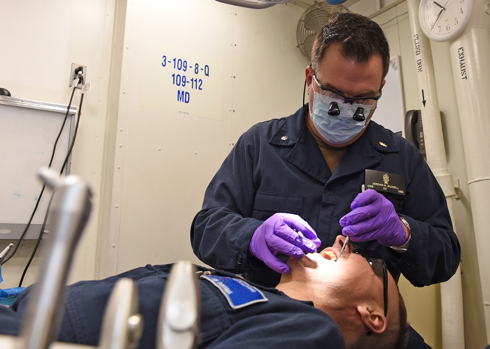 USS Blue Ridge Sailors Receive Dental Care