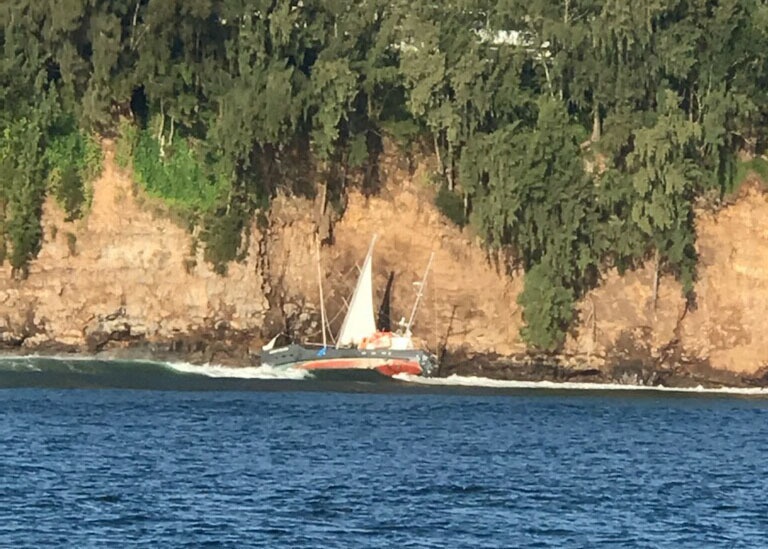 Imagery Available: Coast Guard, local partners respond to motor vessel aground off Hilo, Hawaii