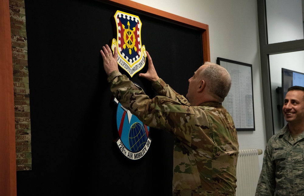 Air Force Expeditionary Center CC visits 726th AMS