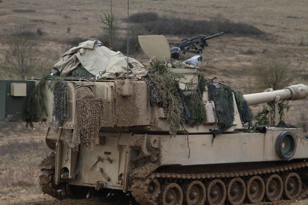 Field Artillery prepares to support by fire during training exercise Combined Resolve XIII