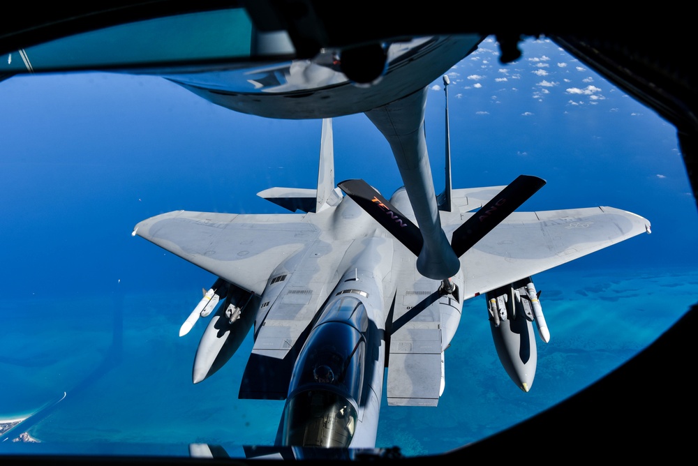 F-15 Eagle refuels over Miami