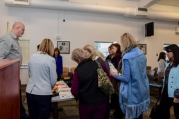 Commandant of the Marine Corps Spouse Program Visits NMCP