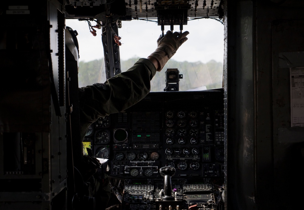 HMH-464 performs flight training at Hunter Army Airfield