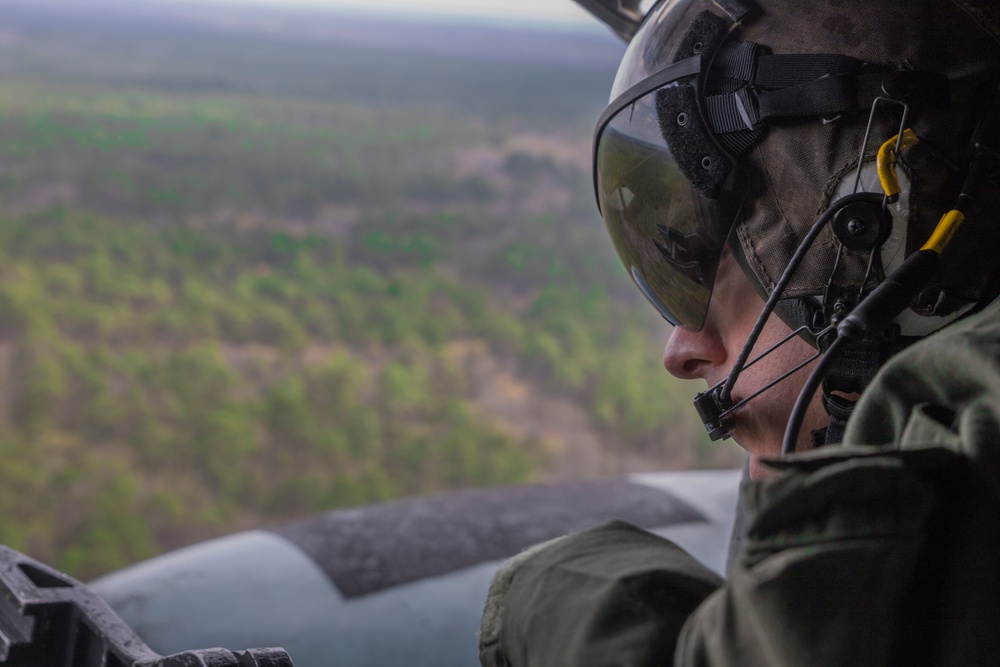HMH-464 performs flight training at Hunter Army Airfield