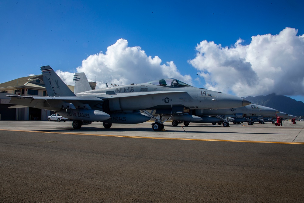 VMFA-224 arrives to MCBH in support of HMLA-367 FACA training