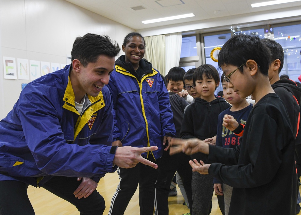 Misawa Navy Sapporo Snow Team Visits Jidokaikan