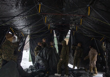 2nd LAAD Marines set up tents