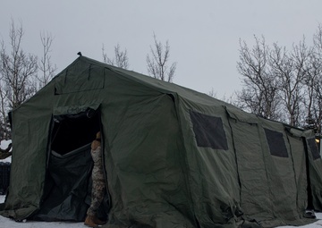 2nd LAAD Marines set up tents