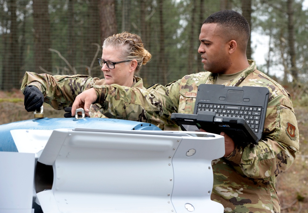 Spangdahlem munitions Airmen prepare F-16 armament during FTD Portugal 2020