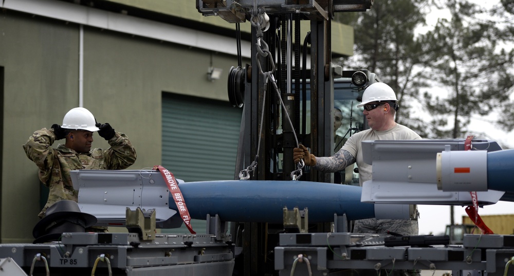 Spangdahlem munitions Airmen prepare F-16 armament during FTD Portugal 2020