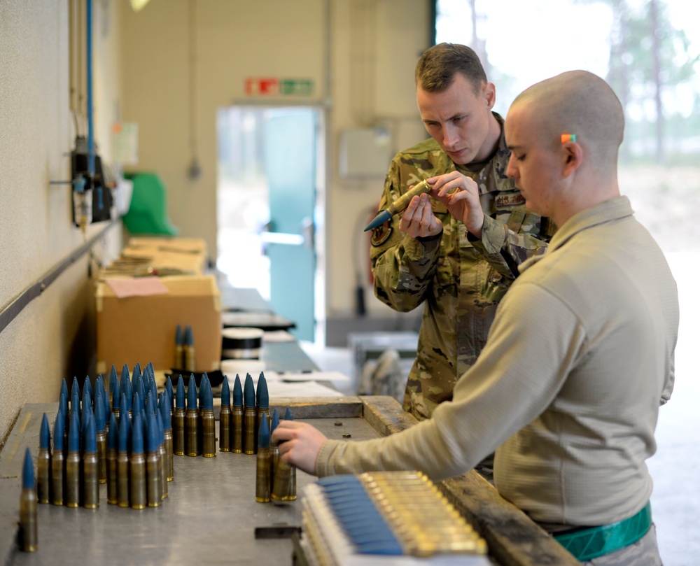 Spangdahlem munitions Airmen prepare F-16 armament during FTD Portugal 2020