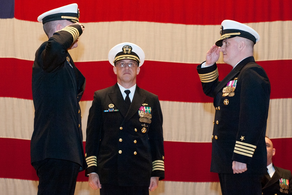 NAVSUBSCOL Holds Change of Command