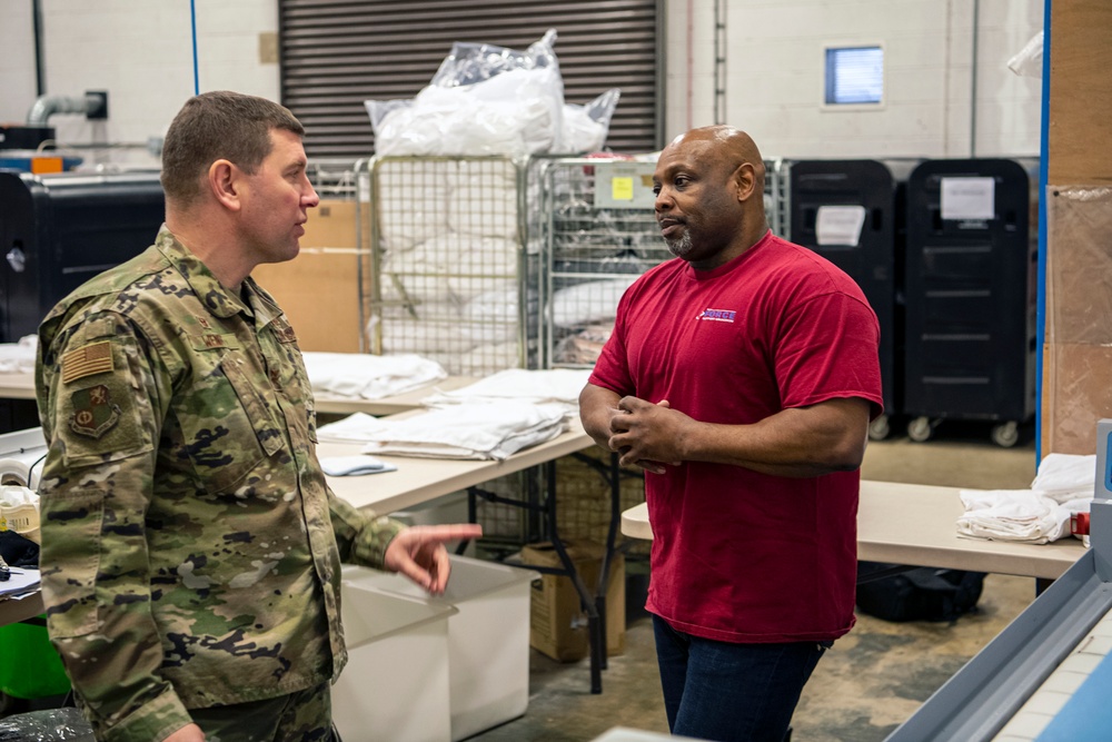 501st CSW/CC tours 423d FSS laundry facility