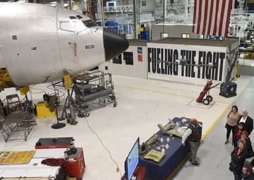 Leadership Oklahoma Members tour Tinker