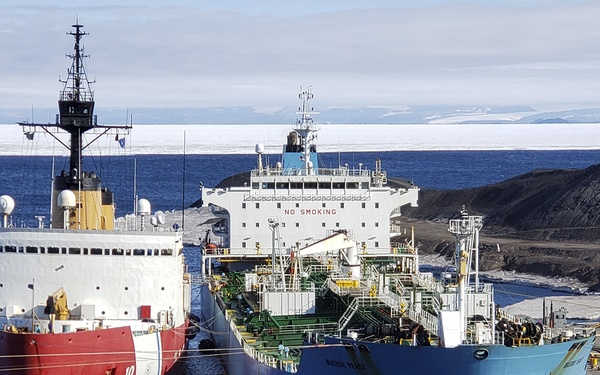Coast Guard Cutter Polar Star participates in Operation Deep Freeze 2020